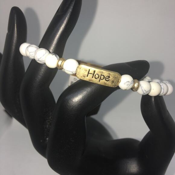 Etched "Hope" Inspirational Beaded Bracelet Stretch - White - Picture 3 of 8